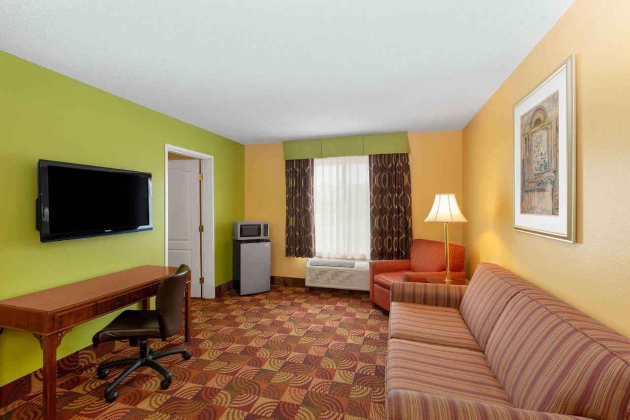 ซูเปอร์ 8 บาย วินด์แฮม เลค ออฟ โอซาร์กส Motel Eldon ภายนอก รูปภาพ
