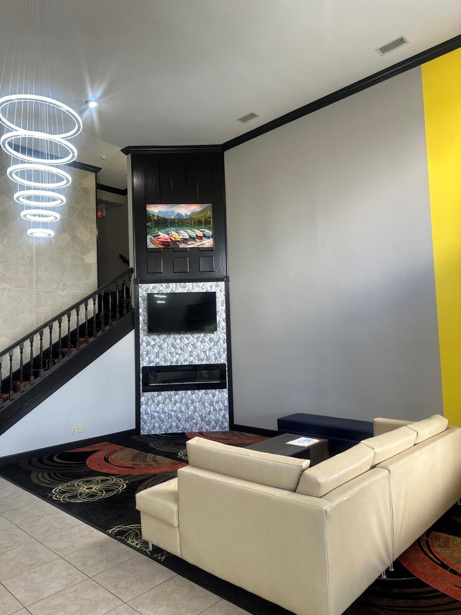 ซูเปอร์ 8 บาย วินด์แฮม เลค ออฟ โอซาร์กส Motel Eldon ภายนอก รูปภาพ