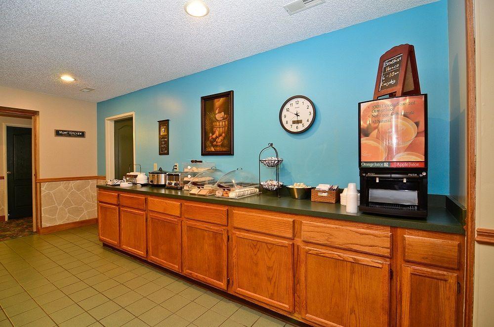 ซูเปอร์ 8 บาย วินด์แฮม เลค ออฟ โอซาร์กส Motel Eldon ภายนอก รูปภาพ