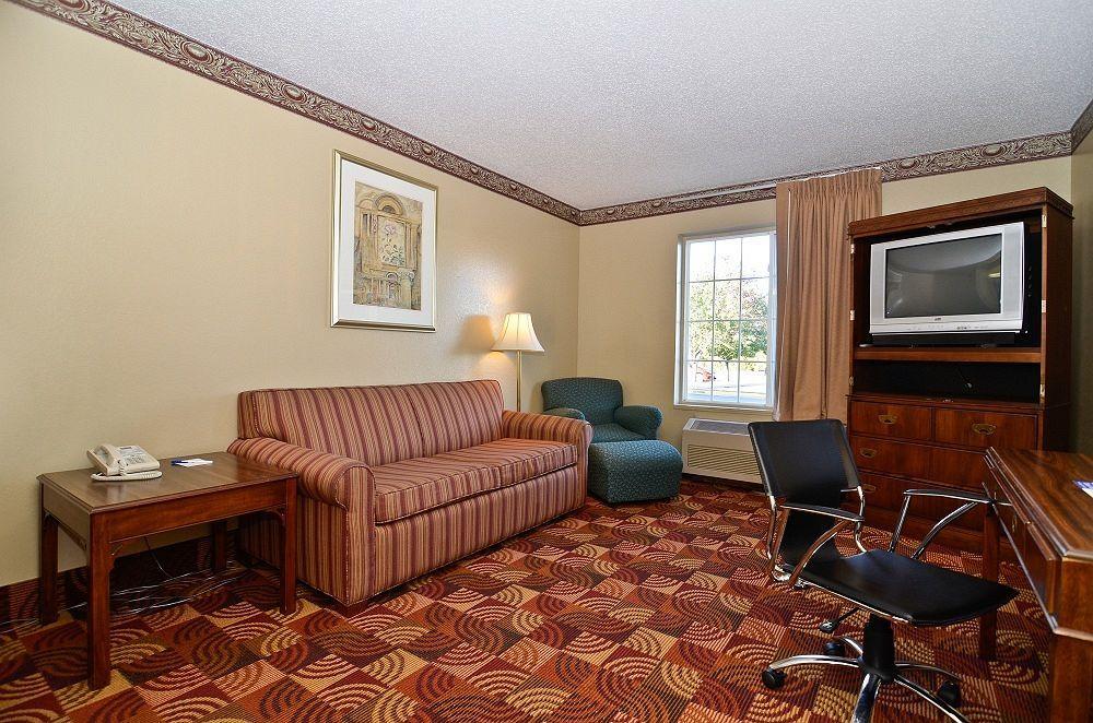 ซูเปอร์ 8 บาย วินด์แฮม เลค ออฟ โอซาร์กส Motel Eldon ภายนอก รูปภาพ