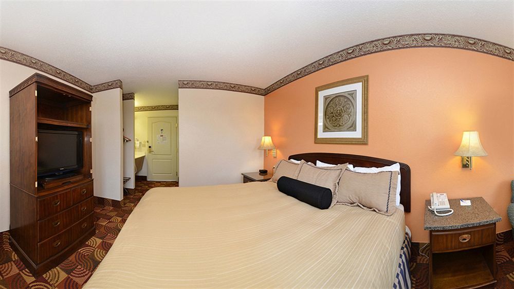 ซูเปอร์ 8 บาย วินด์แฮม เลค ออฟ โอซาร์กส Motel Eldon ภายนอก รูปภาพ
